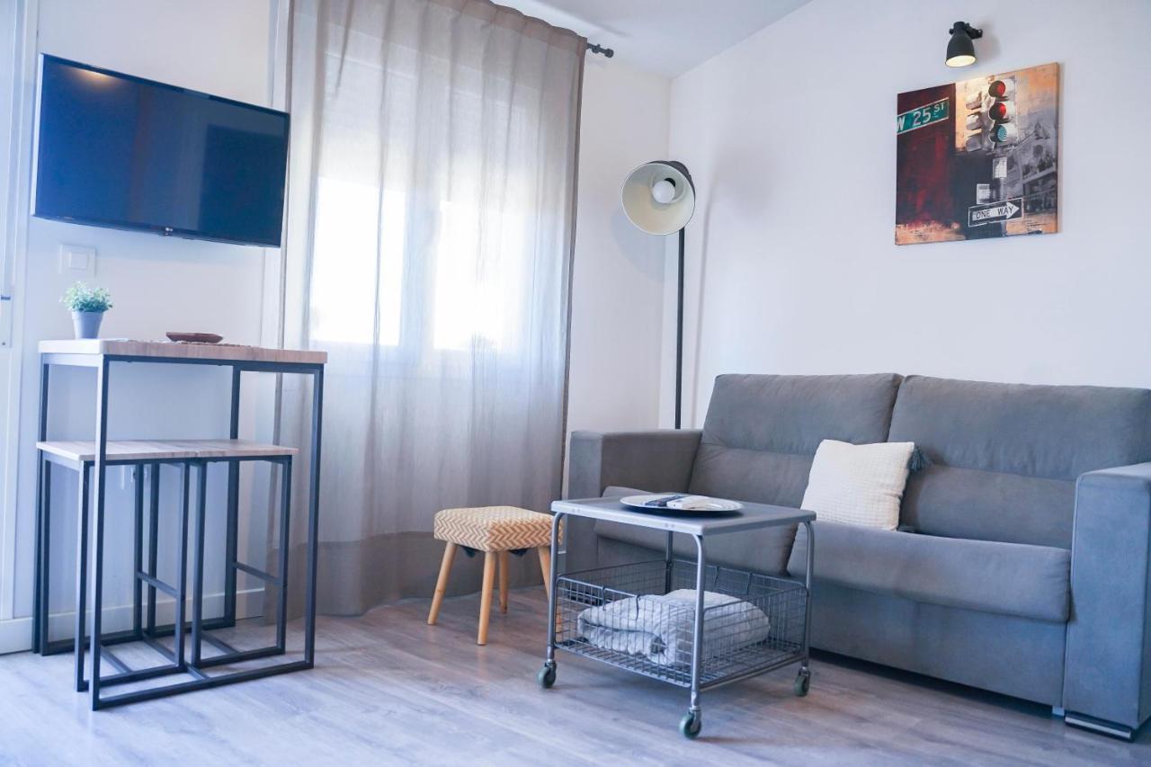 Apartamentos Suites Cariatide Пласенсия Экстерьер фото