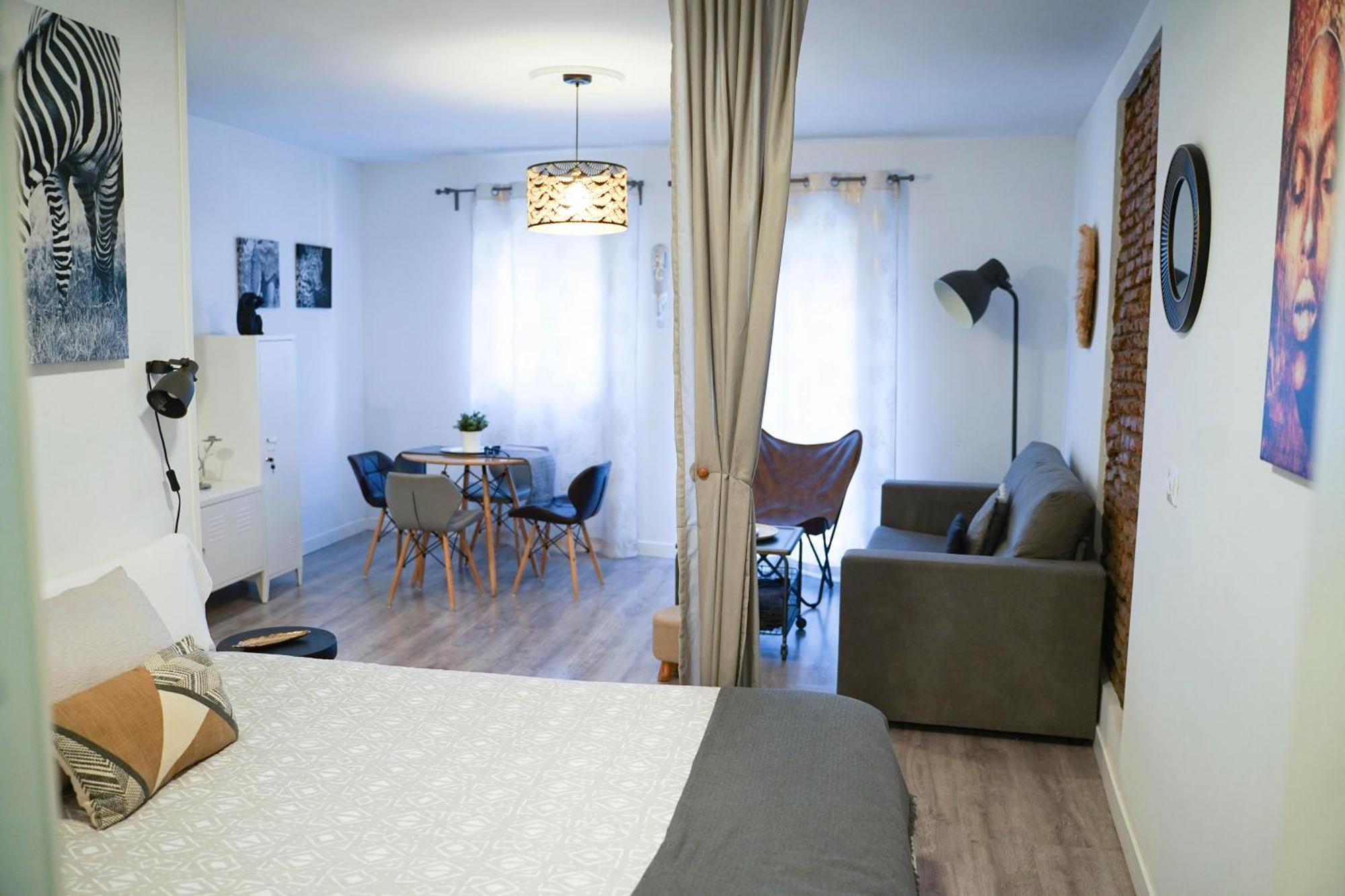 Apartamentos Suites Cariatide Пласенсия Экстерьер фото